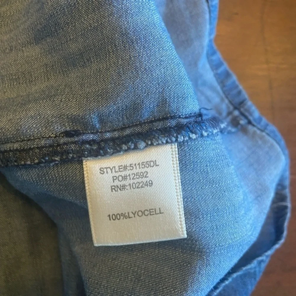 Woman’s chambray size‎ large with ruffle, short skirt